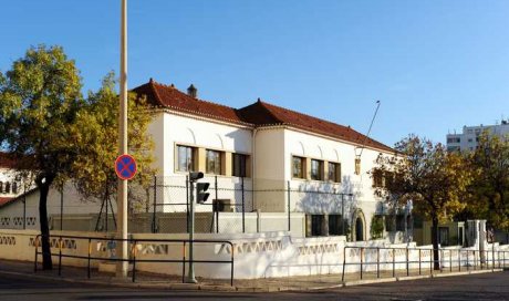 Applications et Signalisations Routières - Installation de barrières de ville renforcées devant une école - Louhans